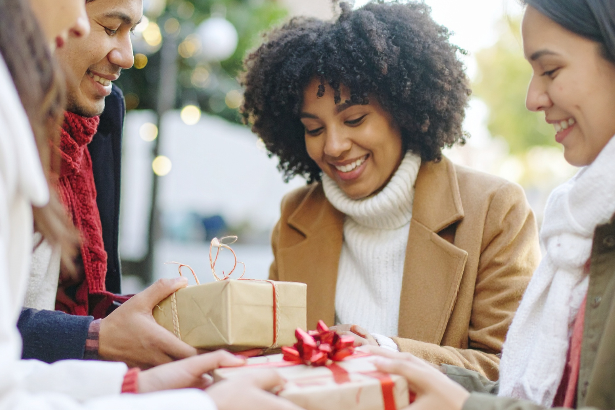 como organizar uma brincadeira de amigo da onça