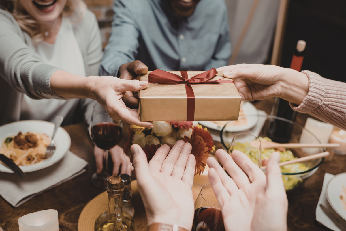 diferença entre amigo secreto e amigo da onça